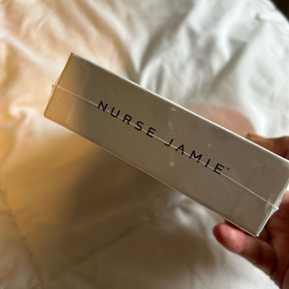 Nurse Jamie Triangle Massaging Facial Tool - Picture 3 of 6